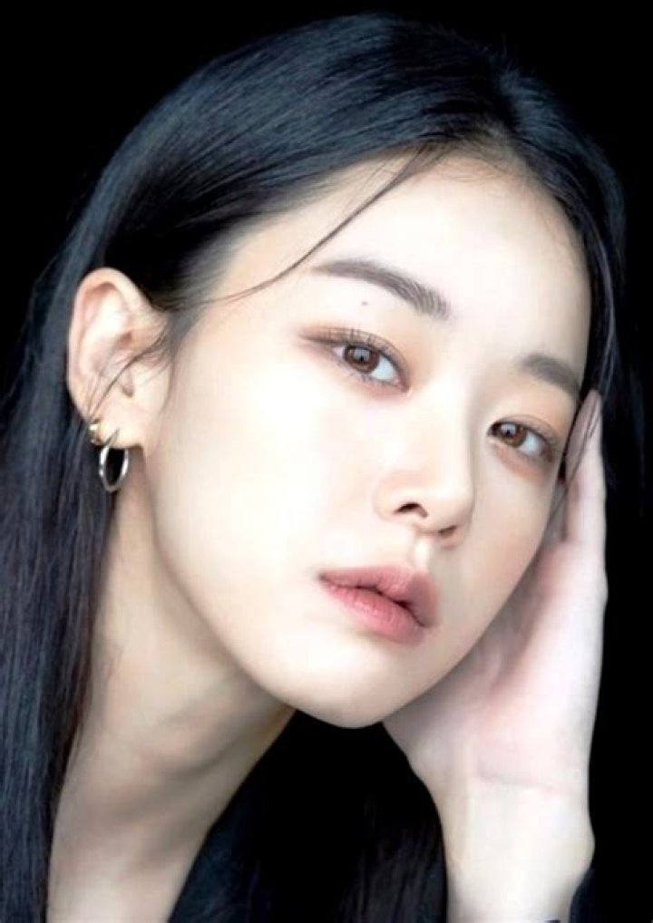 Myung Joo Im: The Rising Star Who's Turning Heads in the Entertainment World